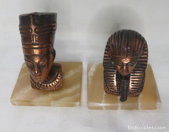Vintage: 2 BUSTOS EGIPCIOS DE COLOR BRONCE Y BASE DE MARMOL. - Foto 2