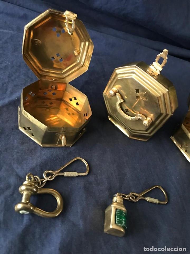 Vintage: LOTE 3 ORIGINALES CAJITAS LAT&Oacute;N CON LLAVERO + 3 CHAPAS MALETAS LAT&Oacute;N. VINTAGE. A ESTRENAR