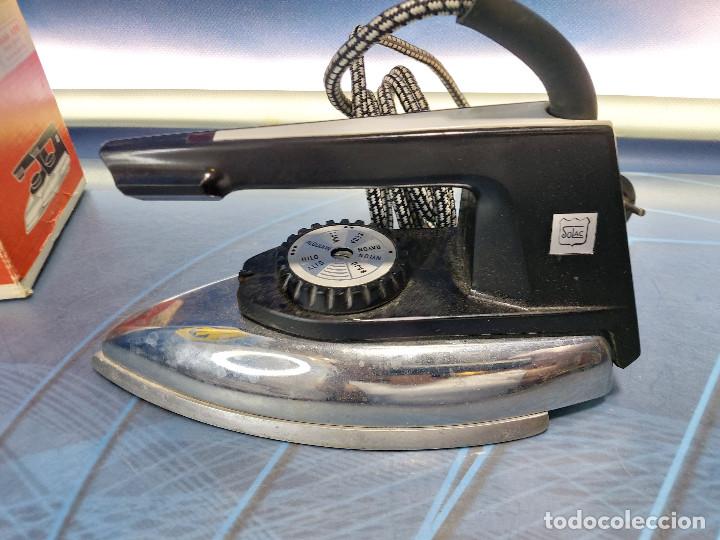 Vintage: Solac Plancha autom&aacute;tica Modelo A845. A&ntilde;os 70. - Foto 2