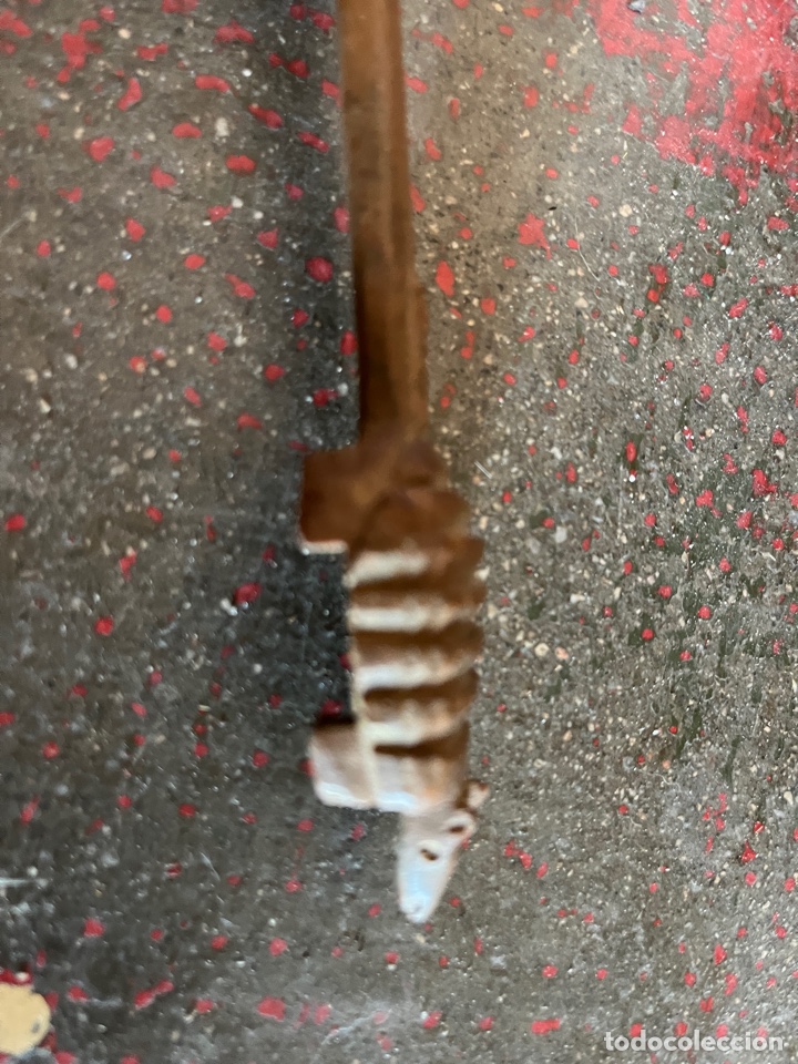 Vintage: Cuchara de madera australiana. Talla de armadillo. - Foto 2