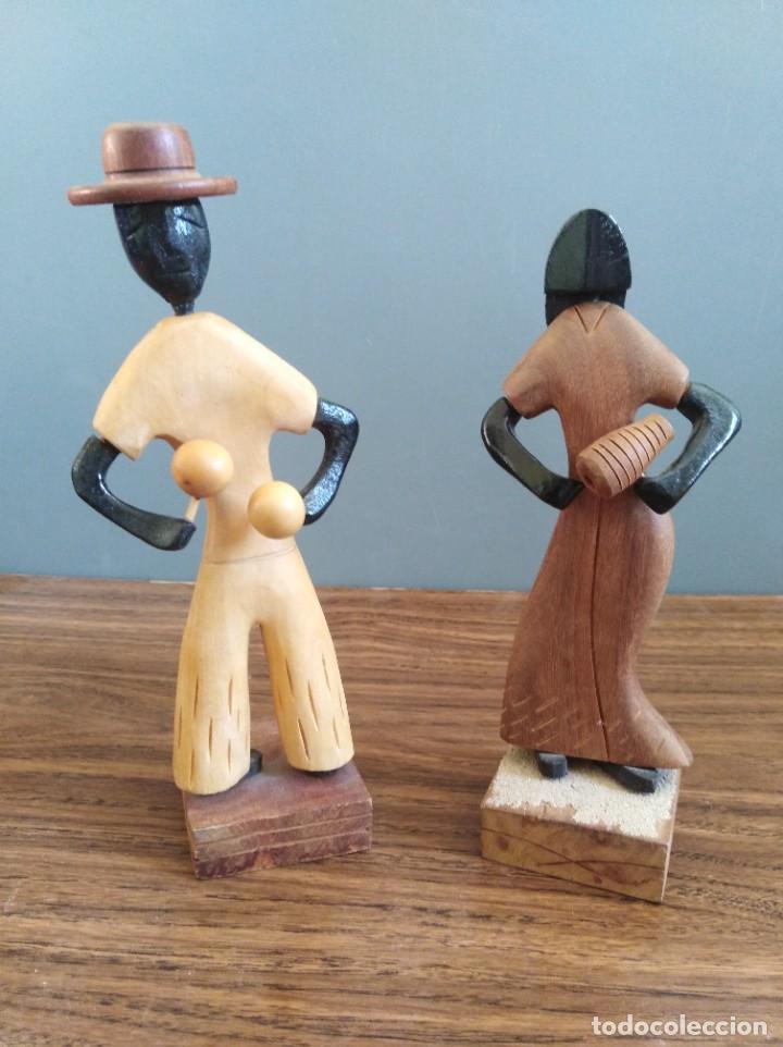 Vintage: Dos figuras de madera (26)