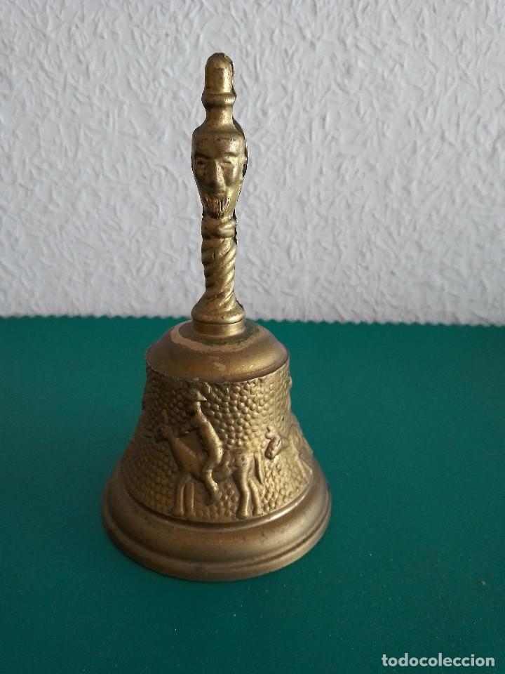 Vintage: Campana metal dorada. - Foto 2