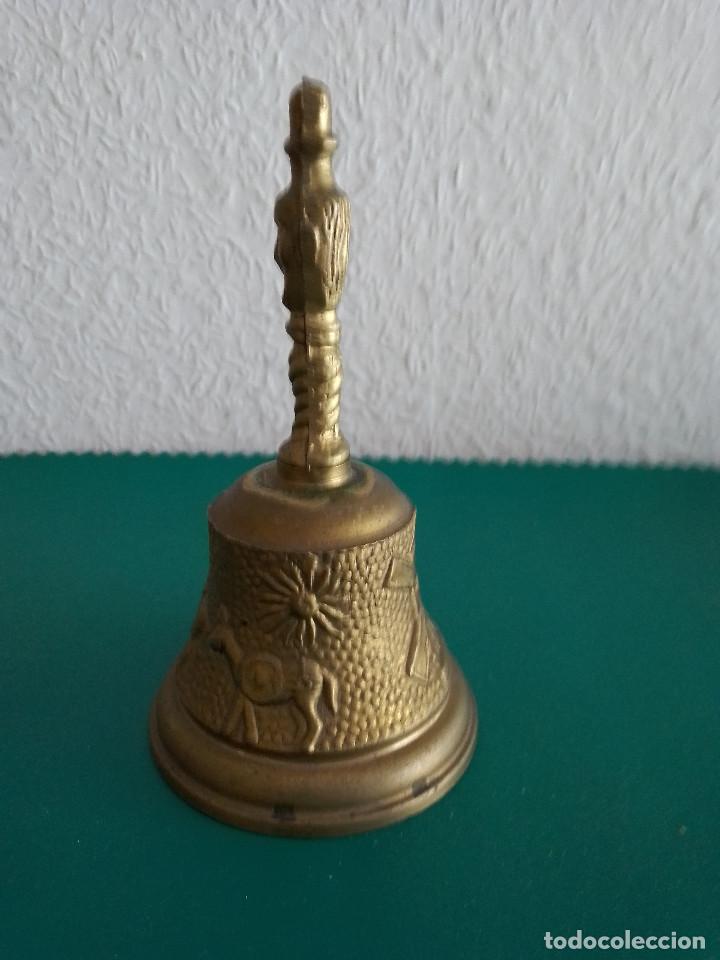 Vintage: Campana metal dorada. - Foto 3