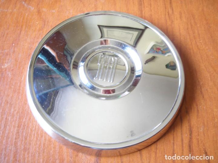 Vintage: TAPACUBOS RUEDA SEAT 600 - Foto 4