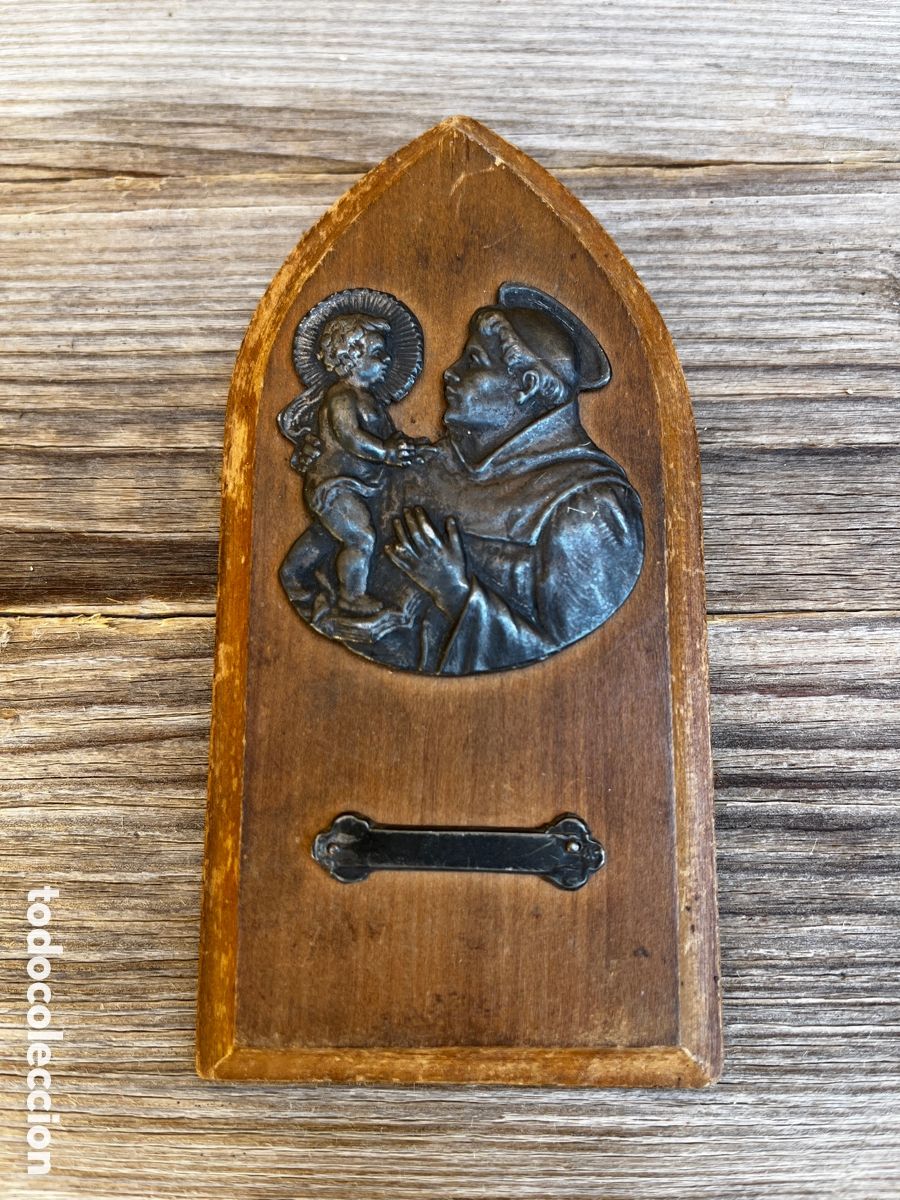 Vintage: SAN ANTONIO. Imagen en metal sobre madera.