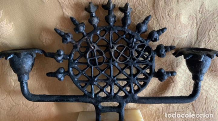 Vintage: CANDELABRO LABRADO DE BRONCE CON PIE DE MARMOL - Foto 6