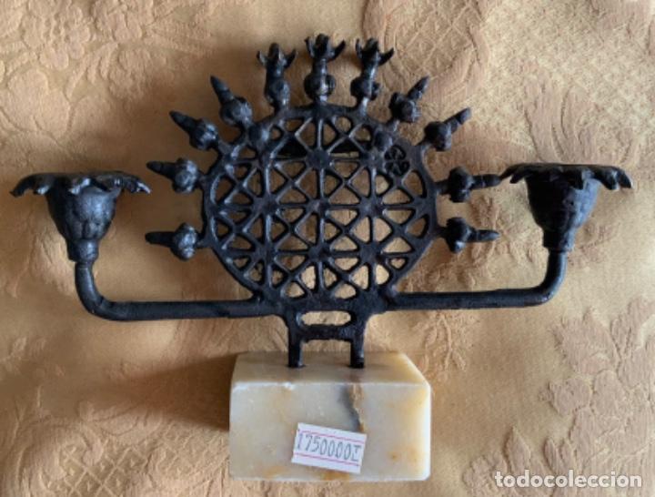 Vintage: CANDELABRO LABRADO DE BRONCE CON PIE DE MARMOL - Foto 8