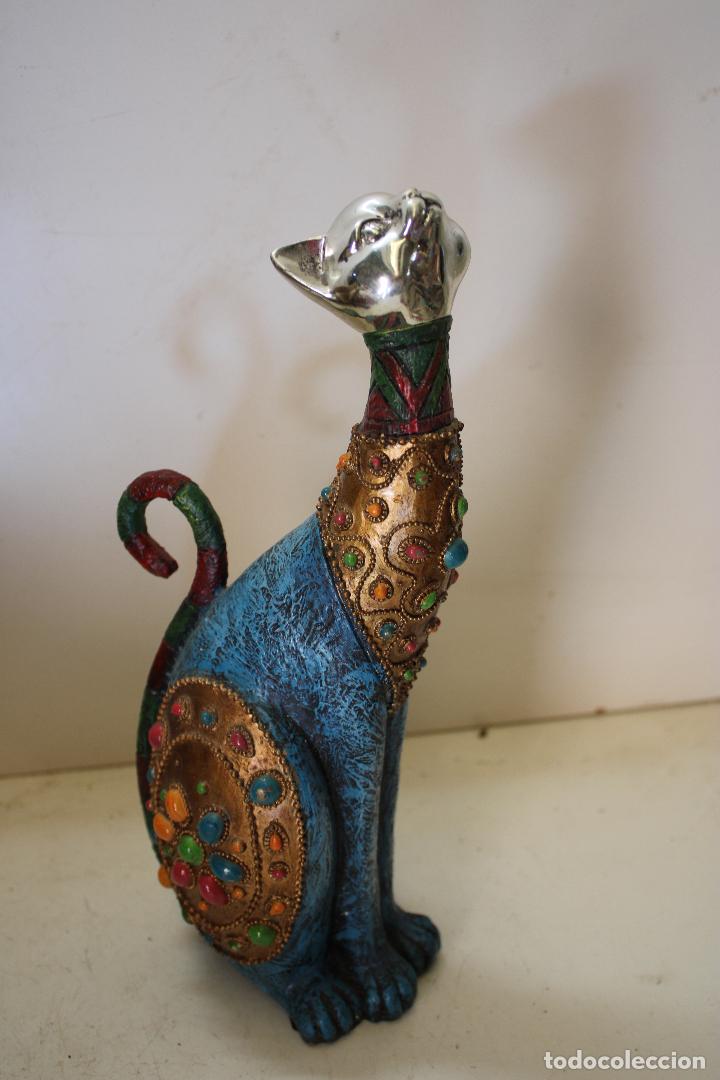 Vintage: gato de resina con cabeza plateada