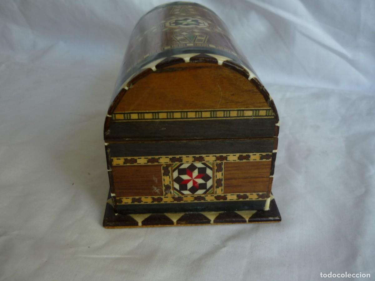 Vintage: Cofre de marqueter&iacute;a hueso y madera, con llave - Foto 5