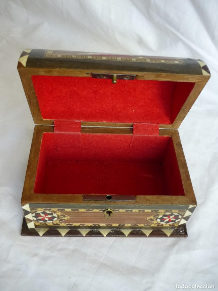 Vintage: Cofre de marqueter&iacute;a hueso y madera, con llave - Foto 8