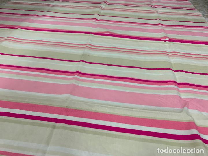 Vintage: Preciosa pieza de tela, ideal patchwork, neceser, eopa mu&ntilde;ecas&hellip;&hellip;.110x85cms - Foto 2