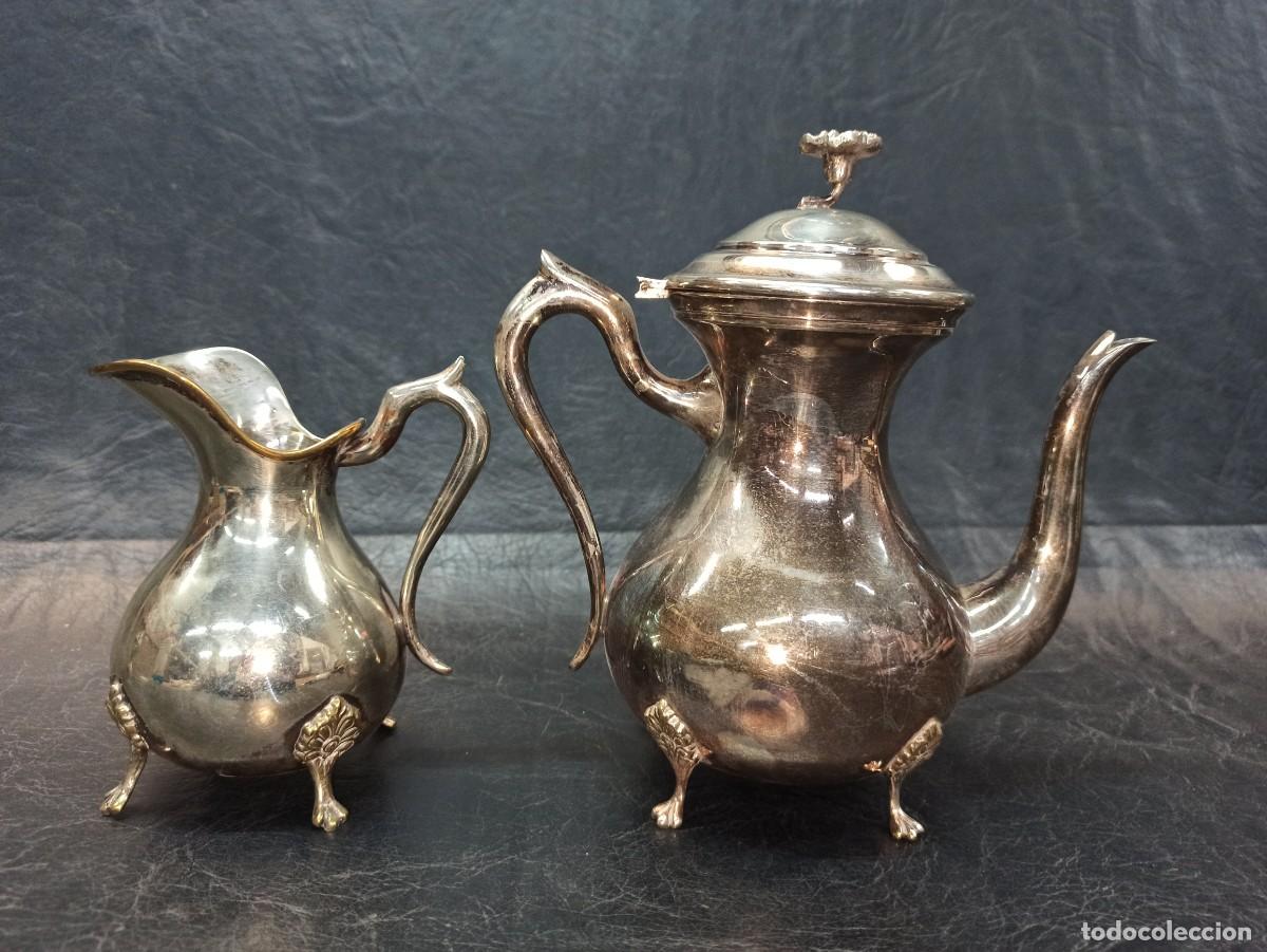 Vintage: Conjunto de cafetera y jarra de metal. C74 - Foto 3