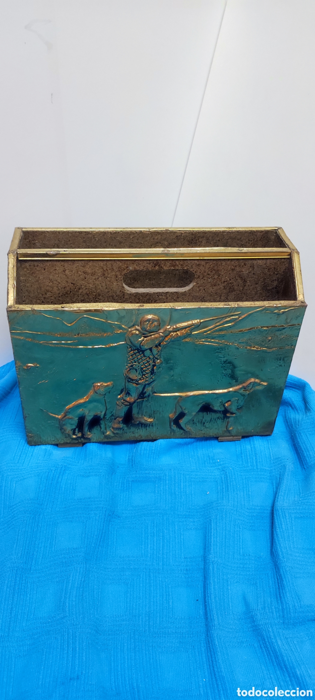 Vintage: Revistero vintage lat&oacute;n y madera