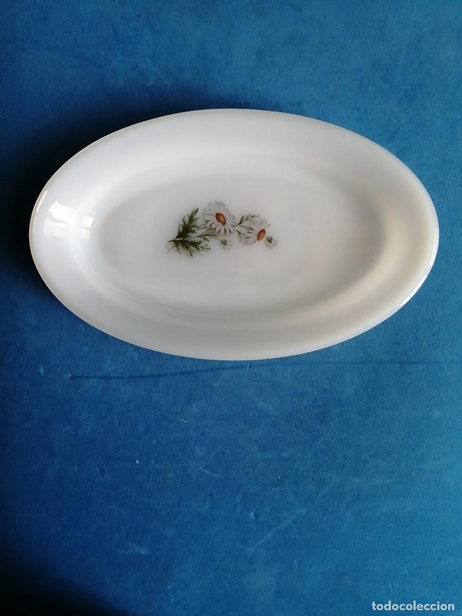 Vintage: Bandeja Arcopal serie margaritas - Foto 1