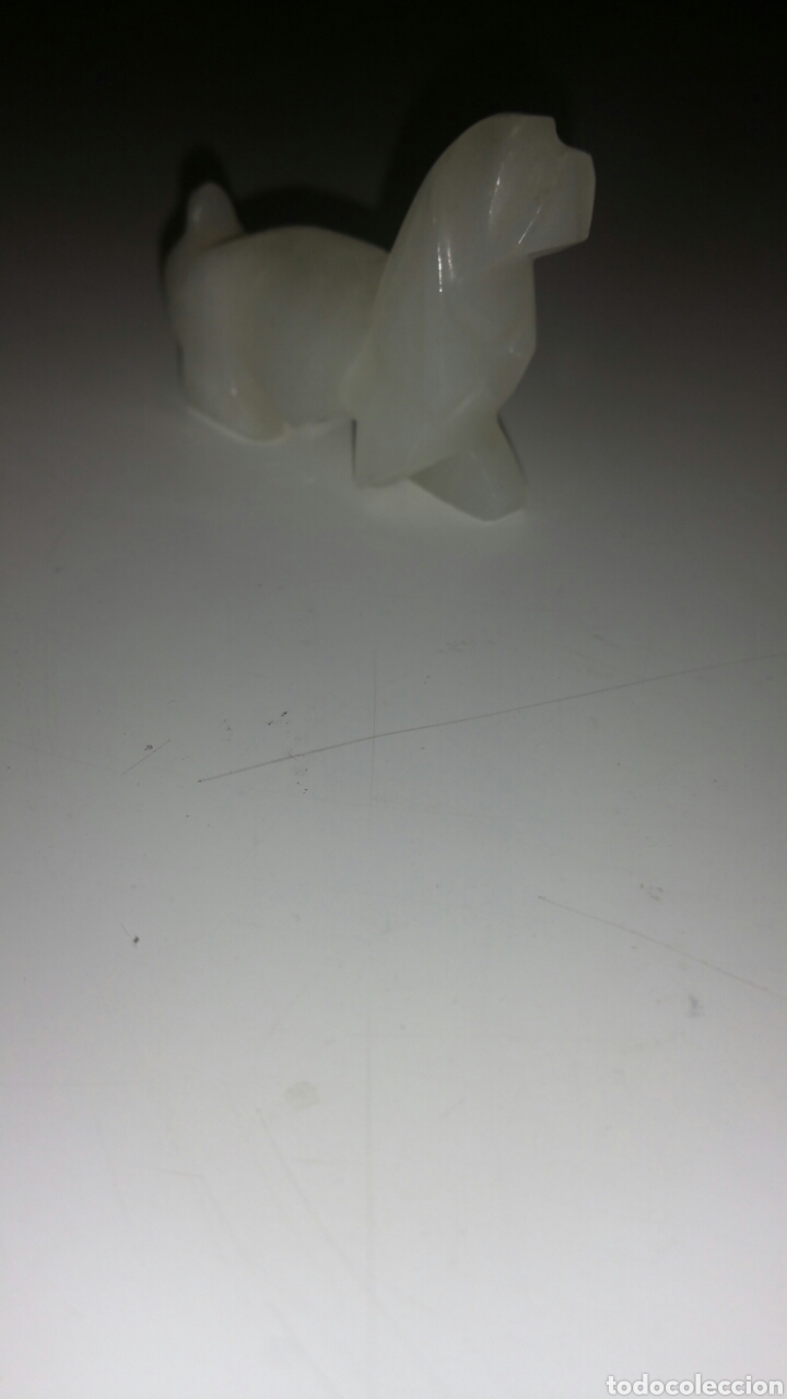 Vintage: Peque&ntilde;o perro de alabastro. - Foto 6