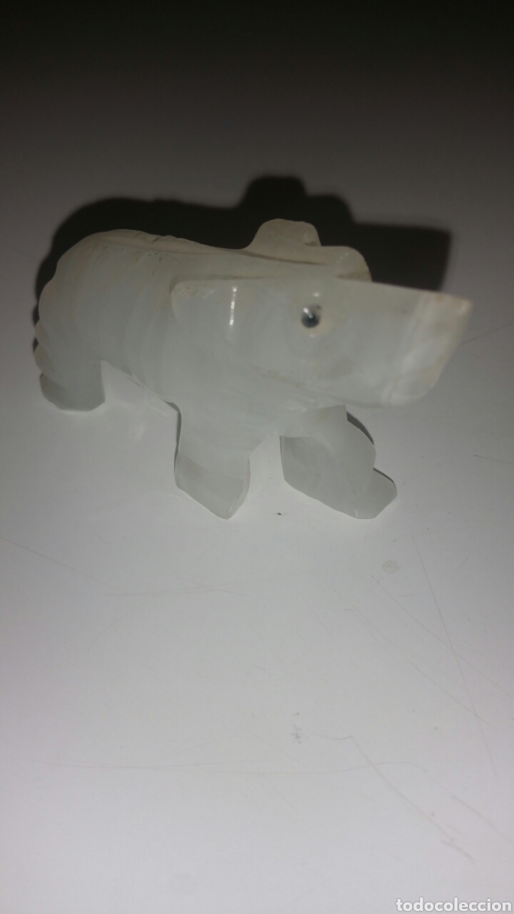 Vintage: Peque&ntilde;a figura oso de alabastro.