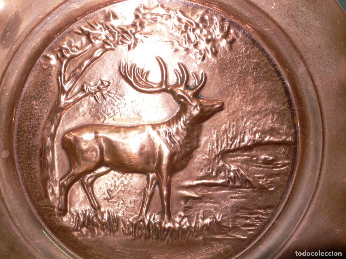 Vintage: PLATO DE COBRE REPUJADO - Foto 2