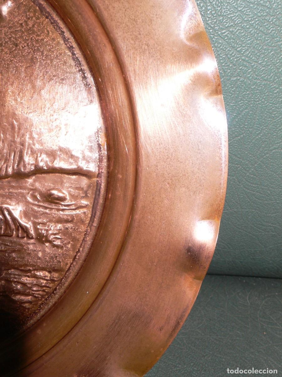 Vintage: PLATO DE COBRE REPUJADO - Foto 5