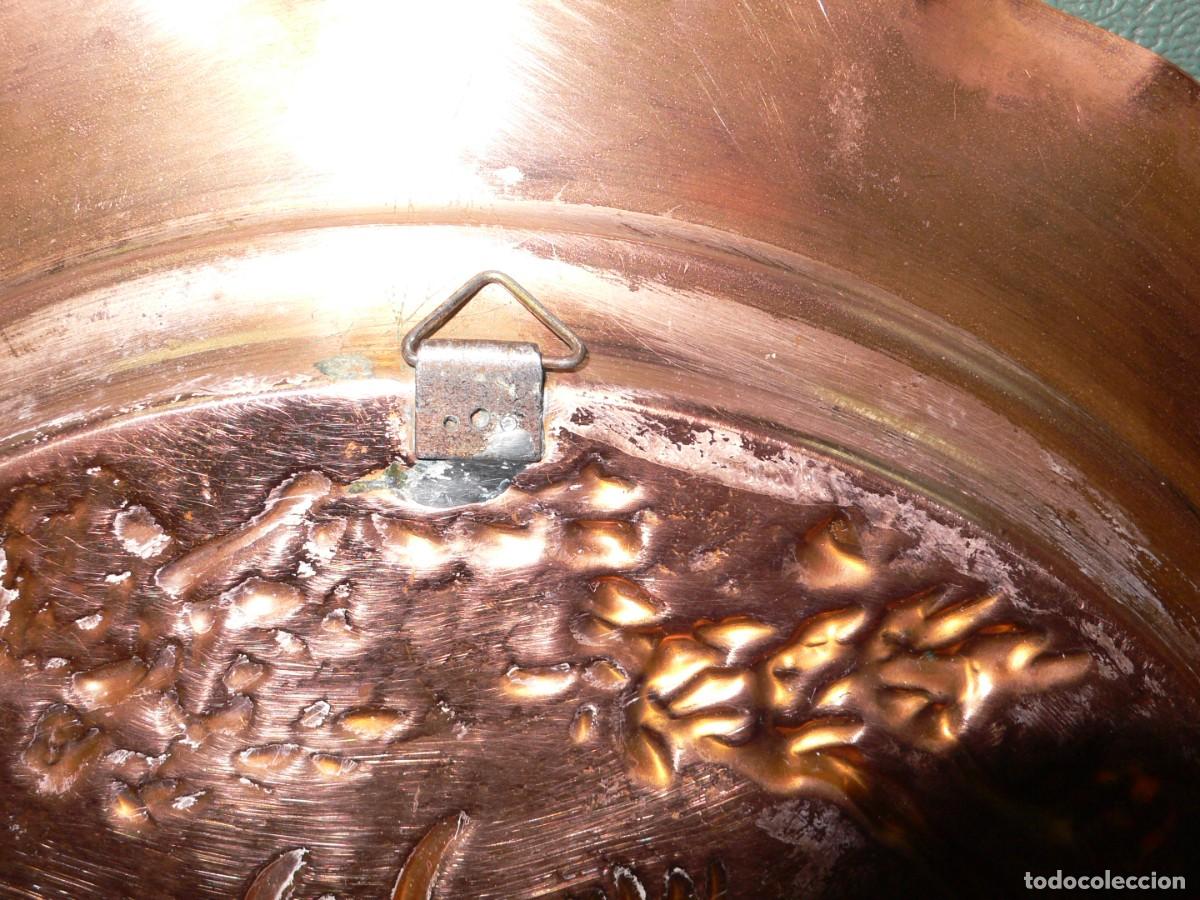 Vintage: PLATO DE COBRE REPUJADO - Foto 7