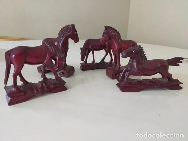 Vintage: Cinco caballos madera Hong Kong - Foto 1