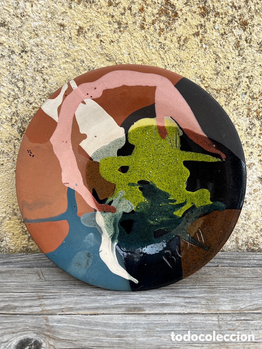Vintage: ML BUXA. Plato decorativo en terracota En buen estado.