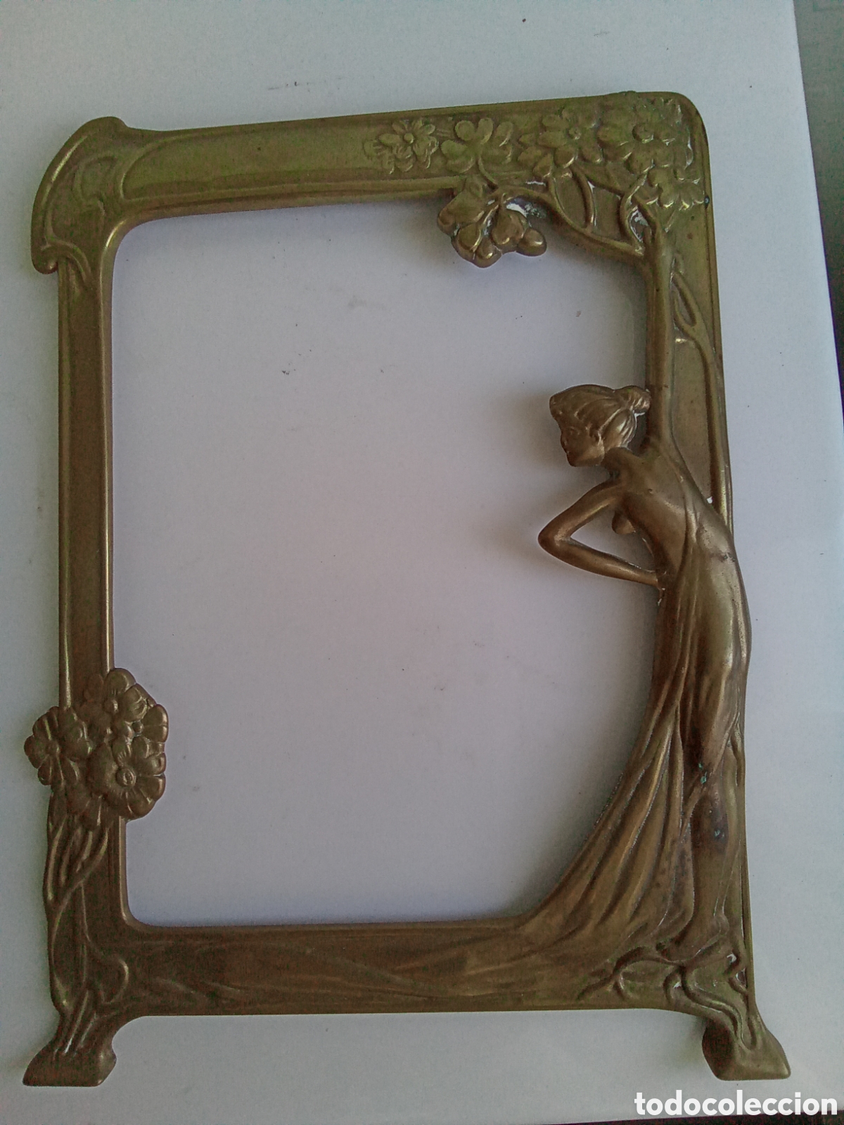 Vintage: Marco portafotos de sobremesa, vertical. En bronce labrado, de los a&ntilde;os 70. para foto de: 20 x 26cm