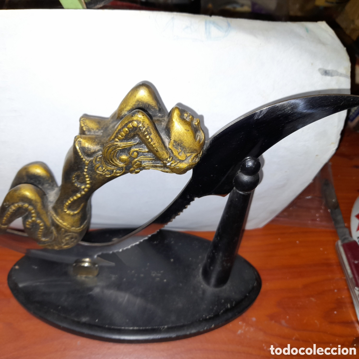 Vintage: Cuchillo decorativo sobre base de madera - Foto 5