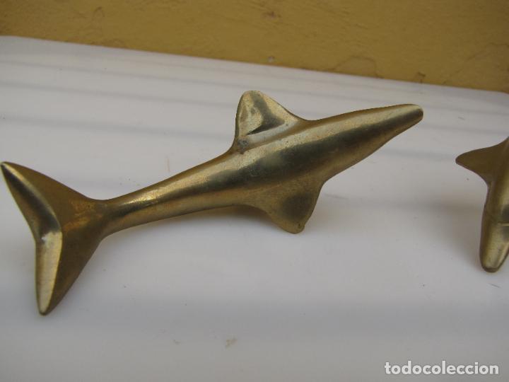 Vintage: 48.- Pareja de delfines de bronce - Foto 5