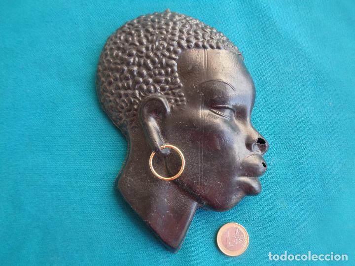 Vintage: RELIEVES FIGURAS AFRICANAS EN PL&Aacute;STICO - Foto 2