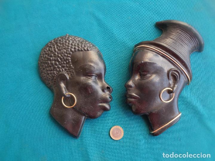 Vintage: RELIEVES FIGURAS AFRICANAS EN PL&Aacute;STICO - Foto 1