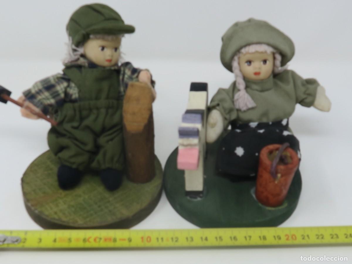Vintage: PAREJA MU&Ntilde;ECOS MADERA Y TELA - Foto 3