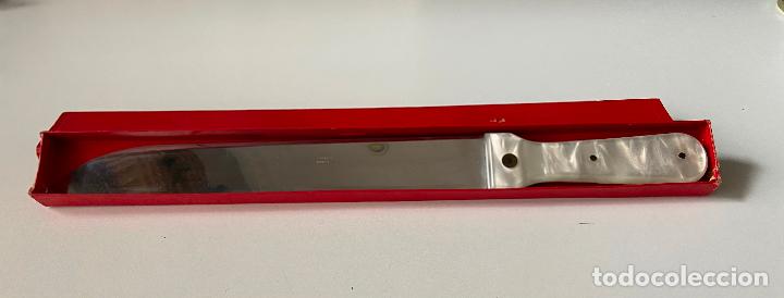 Vintage: 129.- Gran cuchillo de sierra. Ibi Paya. Sin uso. En su estuche. S&iacute;mil nacar