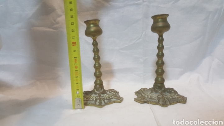 Vintage: JUEGO DE PEQUE&Ntilde;OS CANDELABROS DE BRONCE - Foto 2