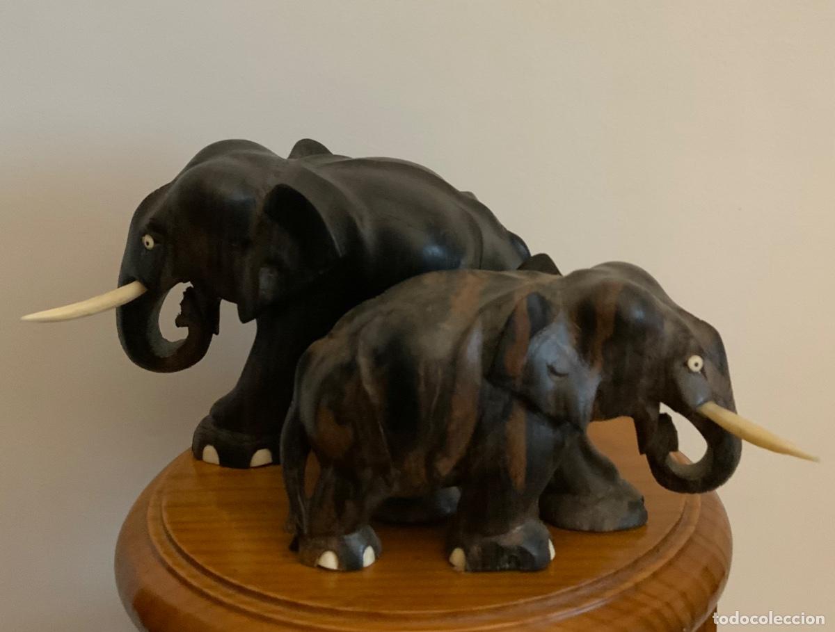Vintage: ANTIGUA PAREJA DE ELEFANTES, MADERA NOBLE, EBANO, Y MARFIL