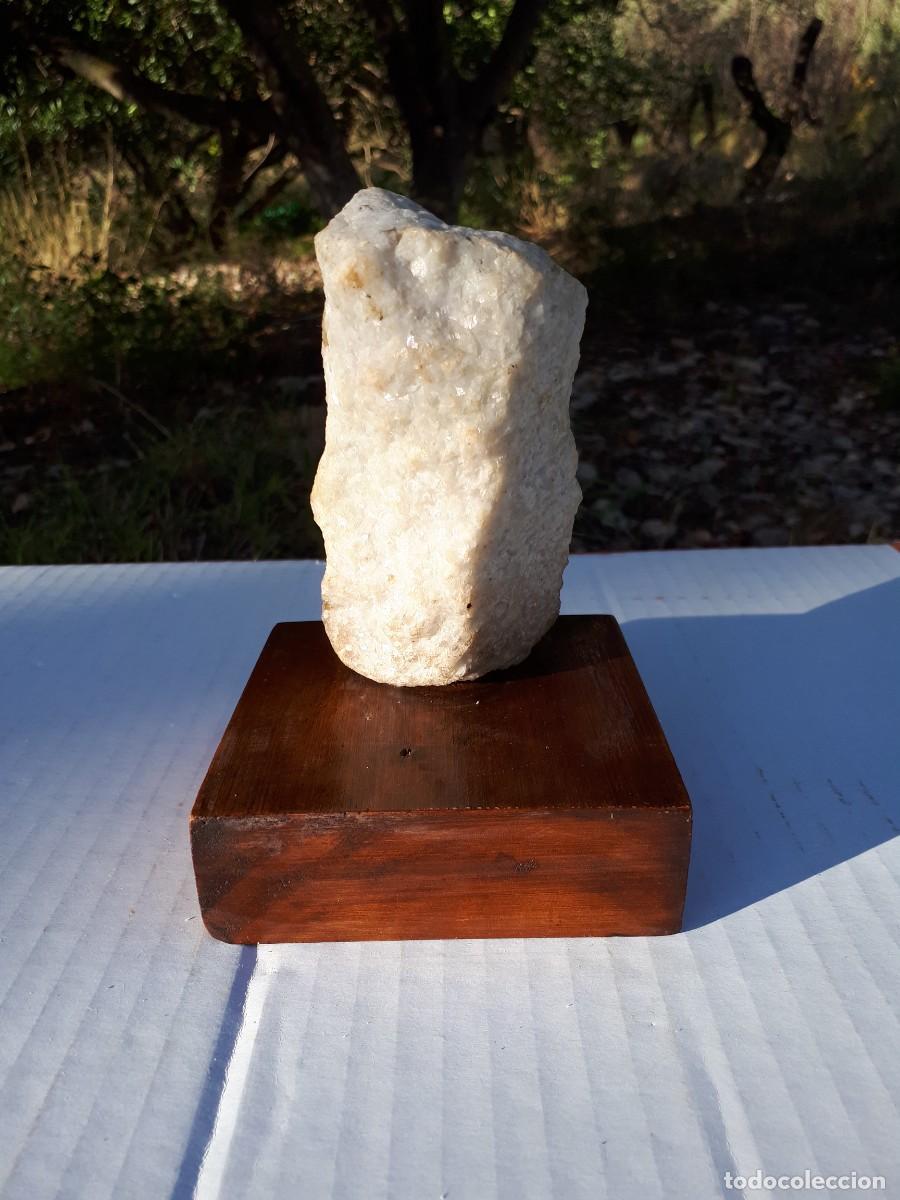 Vintage: piedra m&aacute;rmol objeto de decoraci&oacute;n pisa papeles