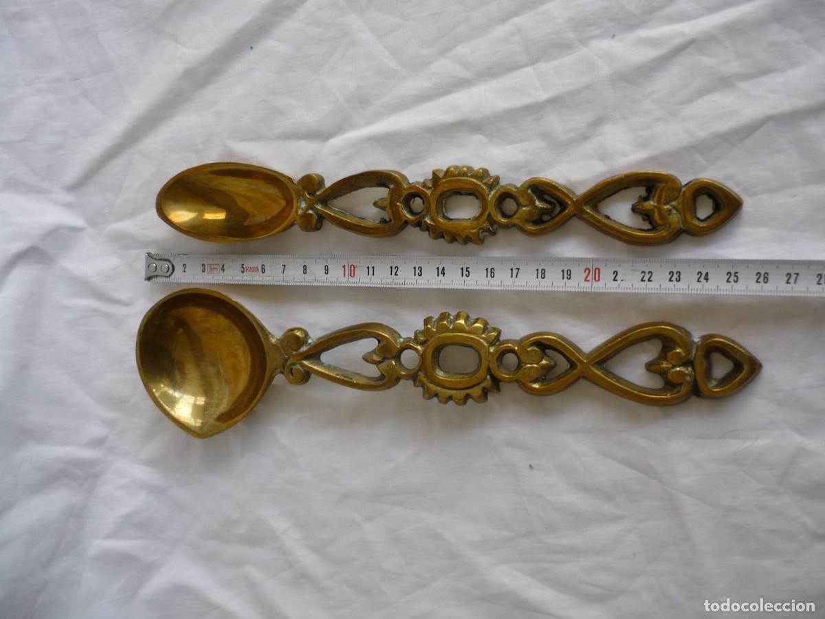 Vintage: Pareja de cucharas cucharones de bronce - Foto 3