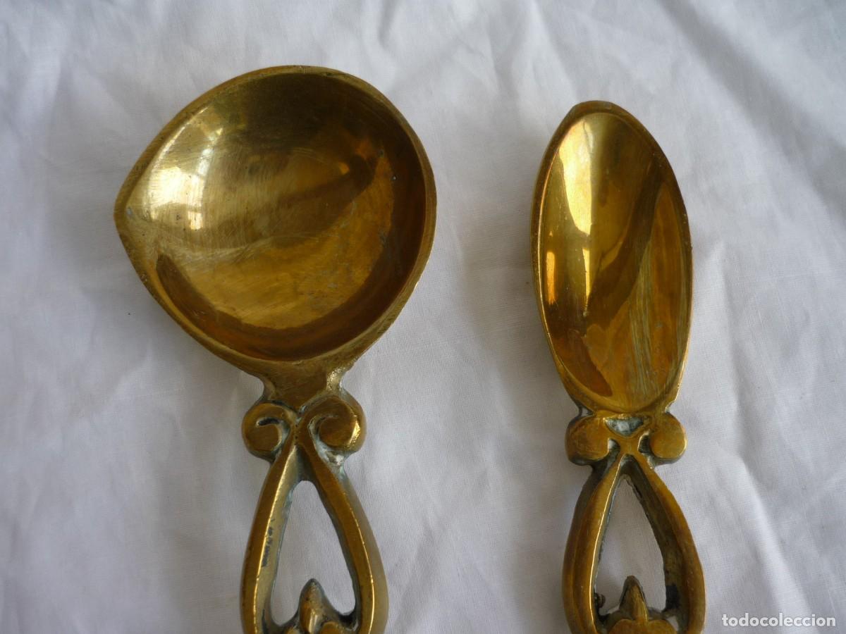 Vintage: Pareja de cucharas cucharones de bronce - Foto 4