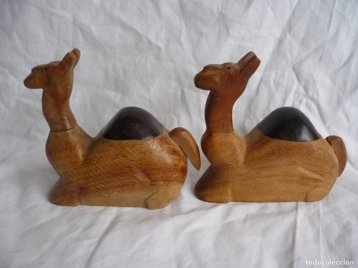 Vintage: Pareja de dromedarios tallados en madera - Foto 2