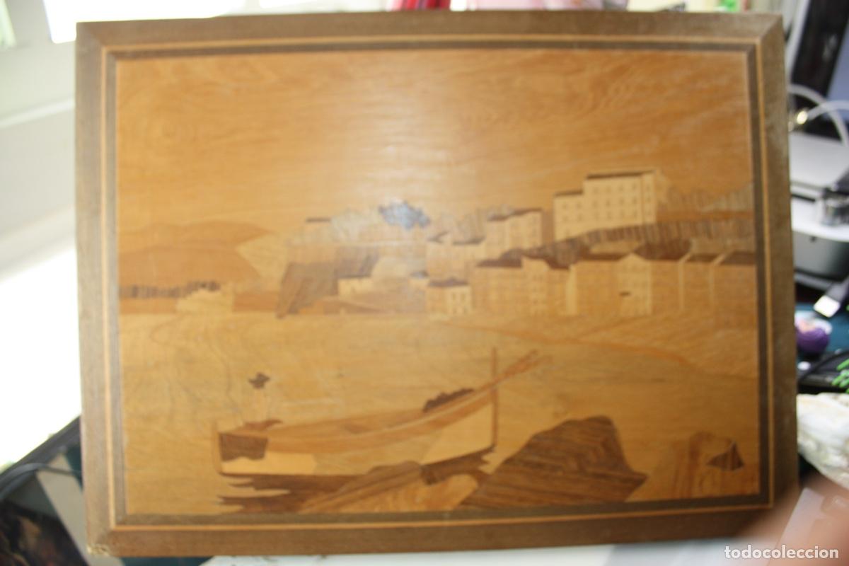 Vintage: CUADRO DE MARQUETERIA 40X30CM UNA ESQUINA ROTA