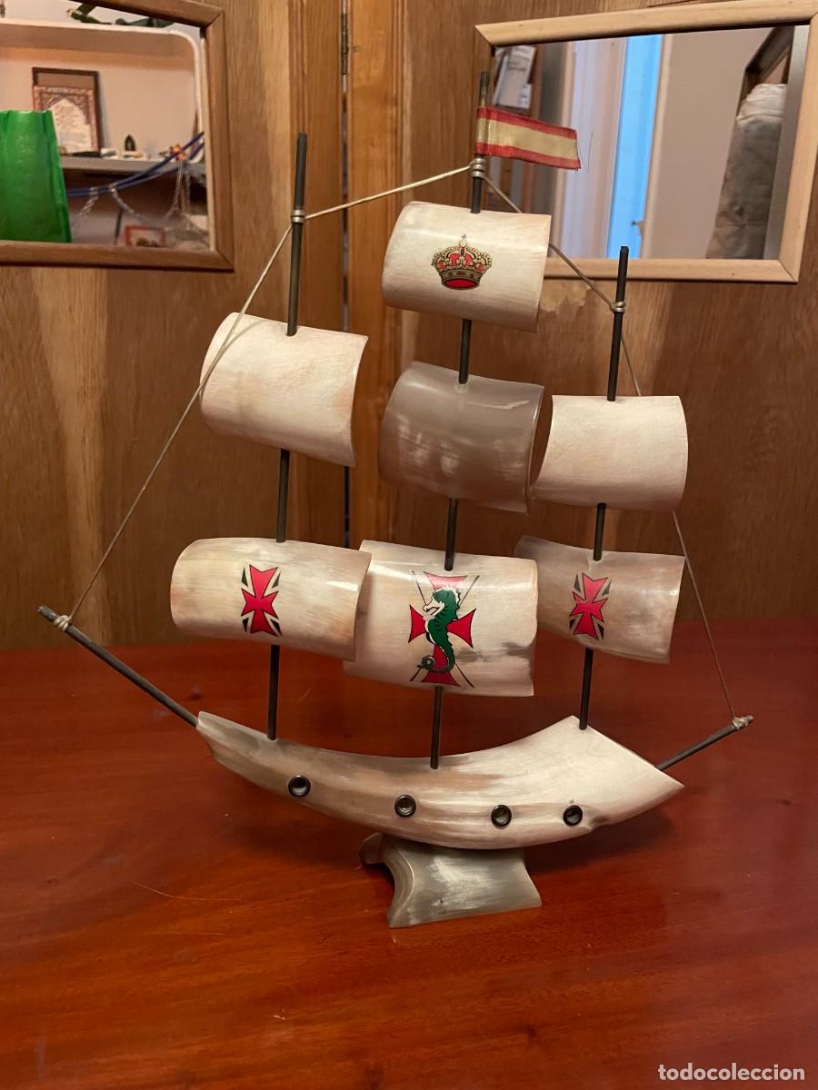 Vintage: Barco de vela hecho de cuerno artesanal