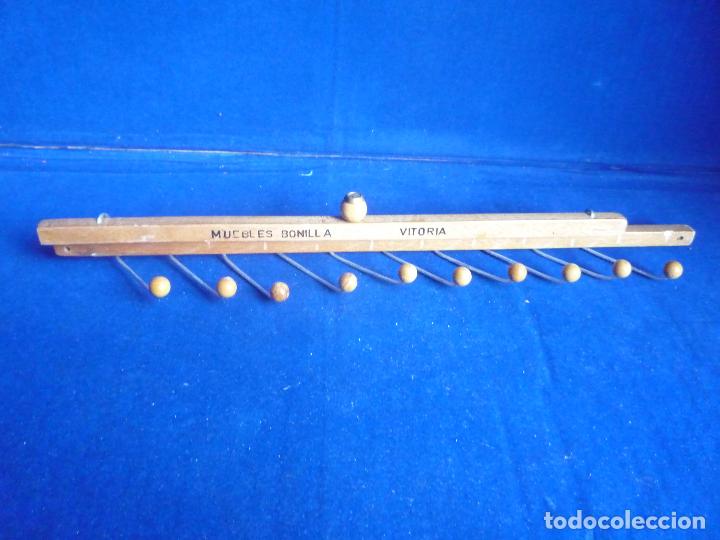 Vintage: CUELGA CORBATAS MADERA - Foto 1