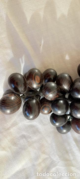 Vintage: RACIMO DE UVAS NEGRAS, CREO QUE EN MADERA DE EBANO. - Foto 4