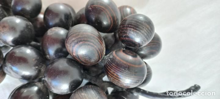 Vintage: RACIMO DE UVAS NEGRAS, CREO QUE EN MADERA DE EBANO. - Foto 5