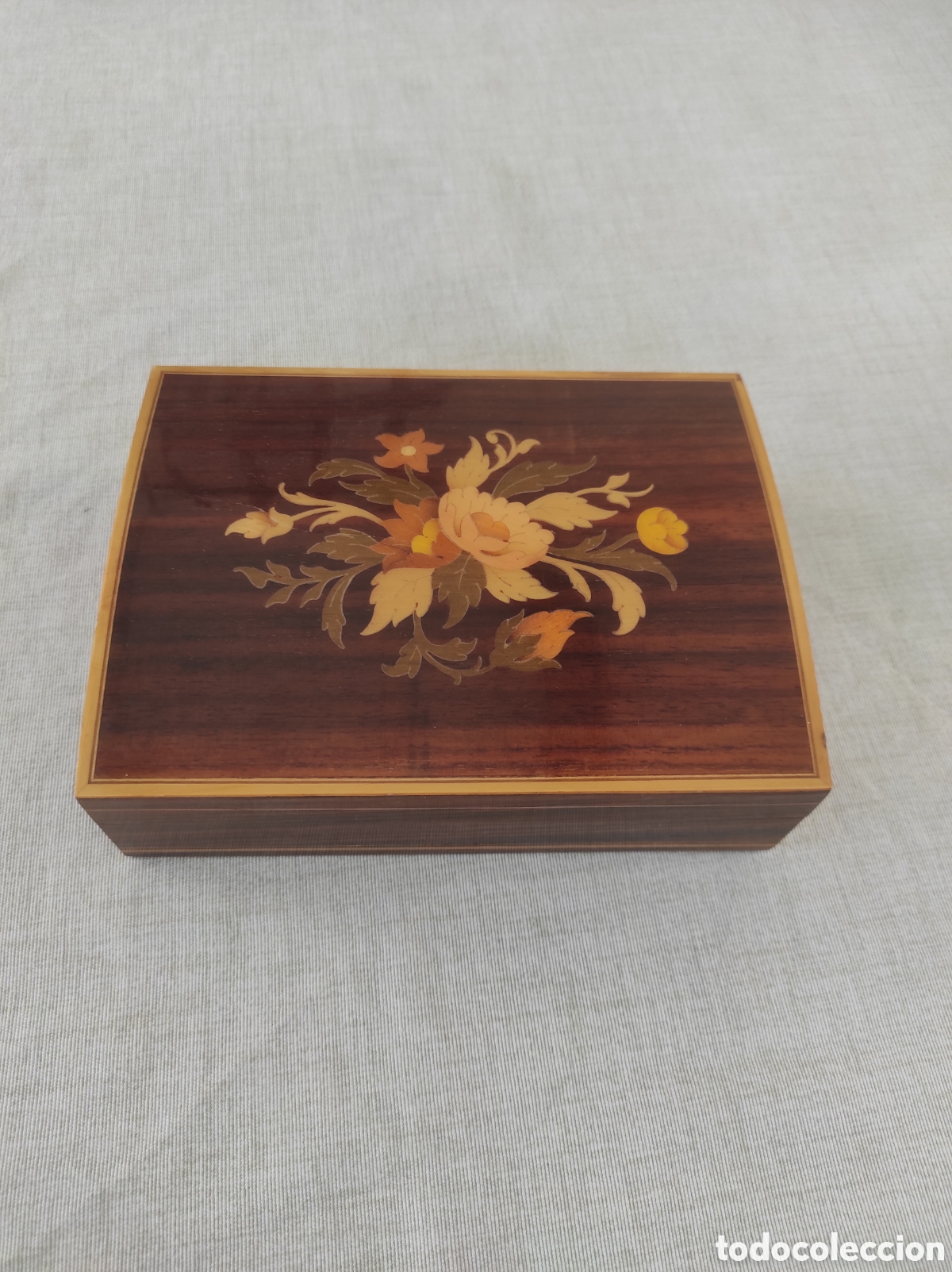 Vintage: Caja de madera italiana