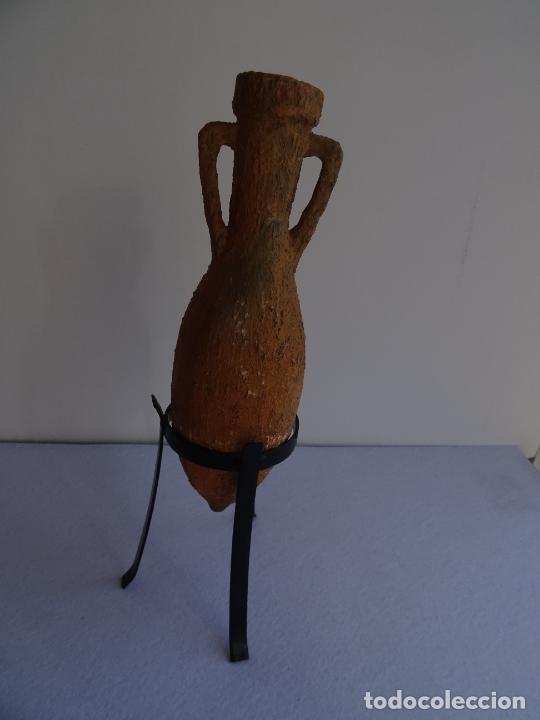 Vintage: 2/ ANFORA ANTIGUA VINTAGE DE TERRACOTA CON SOPORTE METAL IDEAL DECORACI&Oacute;N