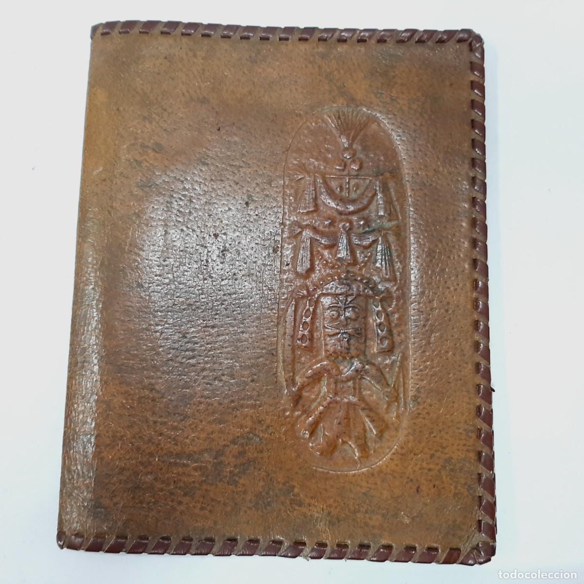 Vintage: Carpeta cuero vintage, Repujado(15.5)
