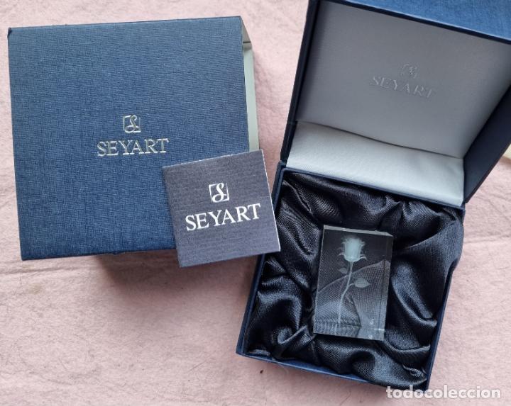 Vintage: SEYART CRISTAL CON ROSA GRABADA EN INTERIOR A LASER NUEVO CON CAJA V5