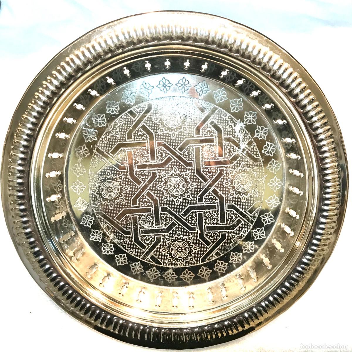 Vintage: BANDEJA PLATEADA MARROQUI - DIAMETRO, 27 CENTIMETROS