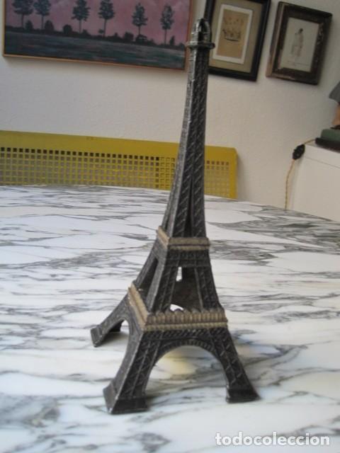 Vintage: TORRE EIFFEL - FIGURA DE METAL - 24 CM - Foto 1