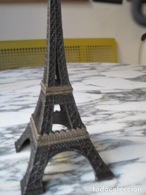Vintage: TORRE EIFFEL - FIGURA DE METAL - 24 CM - Foto 5